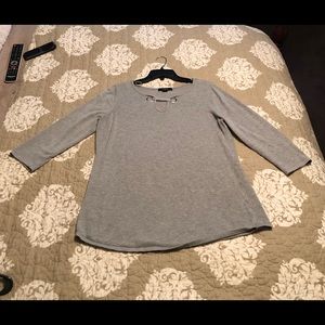 Grey light weight 3/4 top w/cute neckline detail